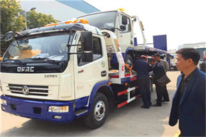 弓长岭汽车道路救援拖车价格